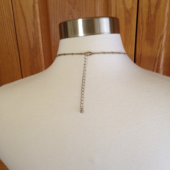 Cushion Cabochon & Feather Pendant Necklace - EUC - Picture 3 of 5